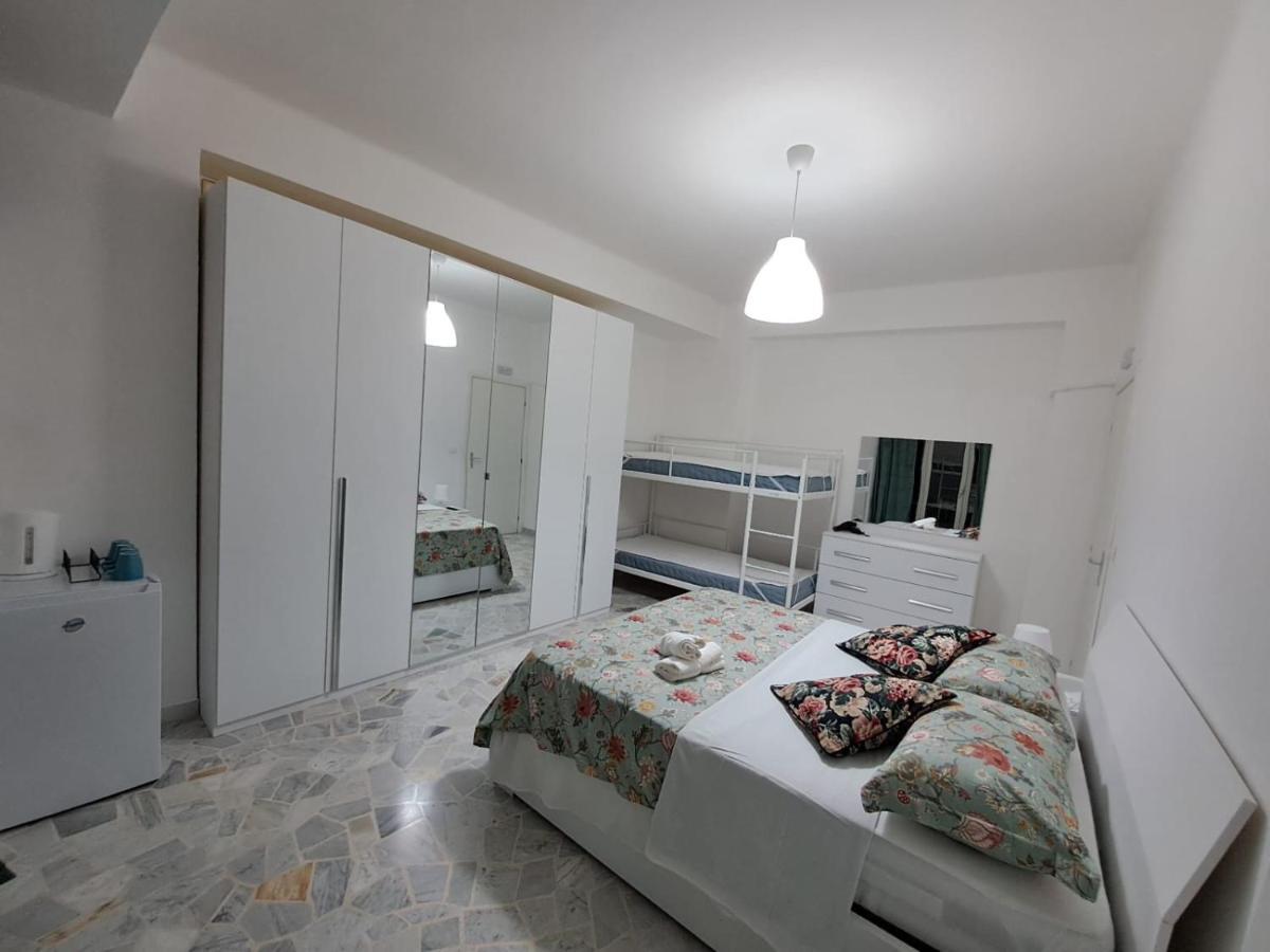Camera Quadrupla con Bagno in Comune